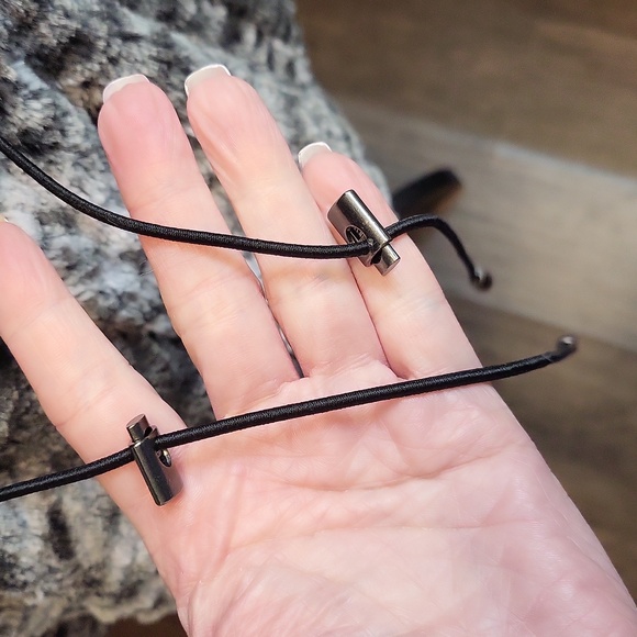 Faux Fur Reversible Vest with Toggles to Cinch in if Desired - Picture 10 of 15